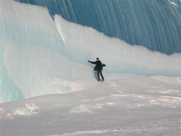 Frozen Waves Antartic 12