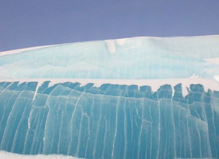 Frozen Waves Antartic 7