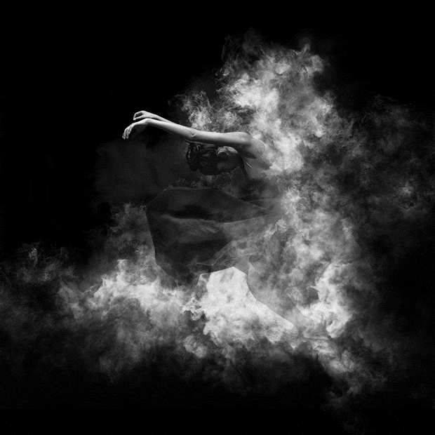 Femme - Woman - Smoke - GIF