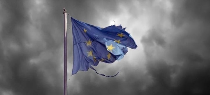 Flag- Drapeau européen - Déchiré