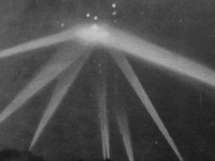 UFO - LA - 1942 - 4