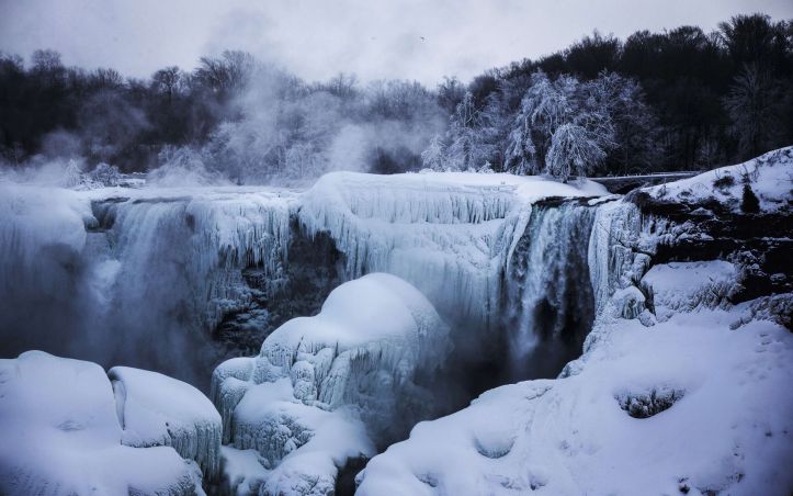 Niagara Falls Frozen - 1