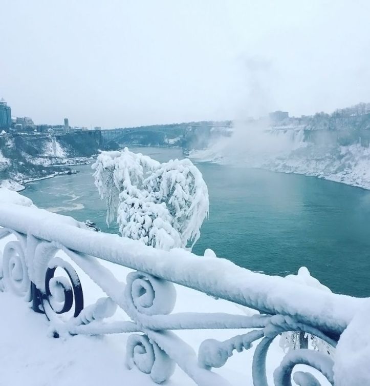 Niagara Falls Frozen - 11
