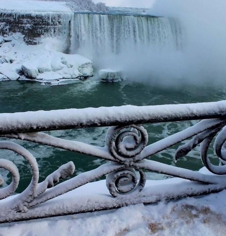 Niagara Falls Frozen - 9