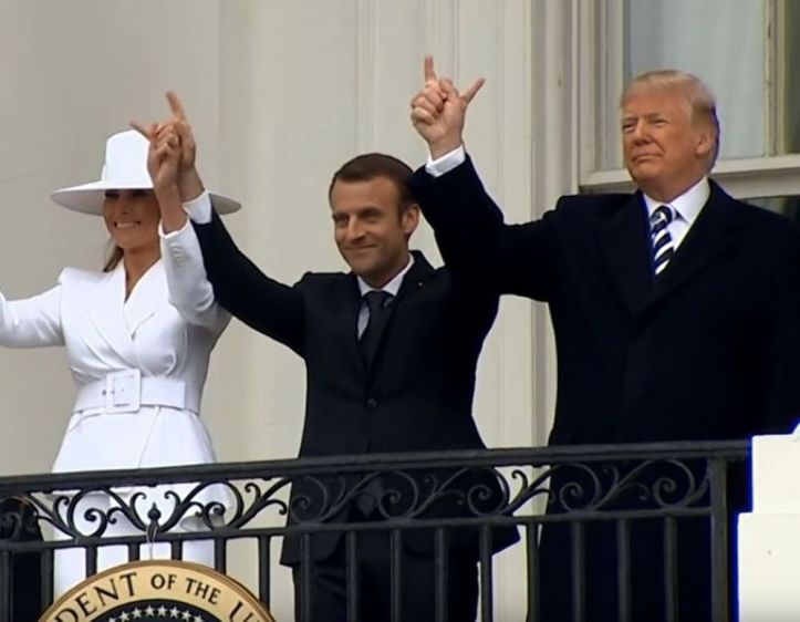 Macron - Trump - Signe cornu - 1