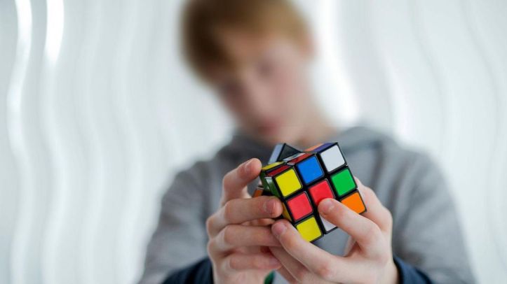 Jeune garçon - Rubik's Cube