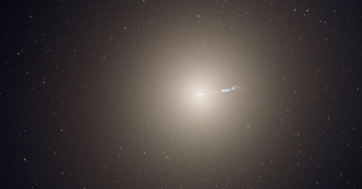Trou noir - M87 - 5